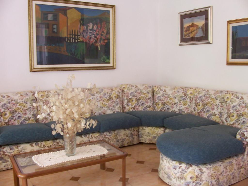Hotel Villa Edelweiss Chianciano Terme Exterior photo